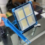 پروژکتور خورشیدی کمپینگ 200 وات و 100 وات مدل UXI BL-911 - Image 3