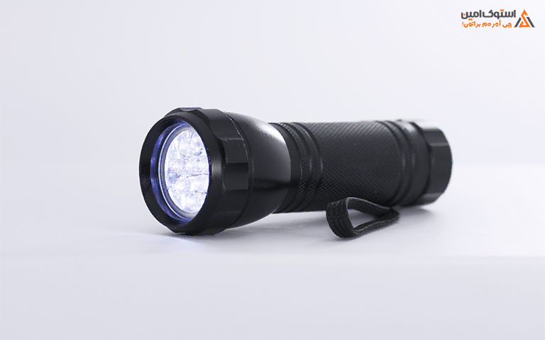 تفاوت مدت زمان شارژ در مدلهای مختلف چراغ قوه اسمال سان