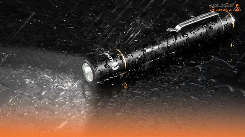 آیا انتخاب چراغ قوه ضد آب مهم است؟